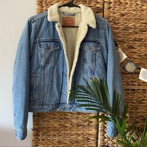 Levi’s denim jacket L